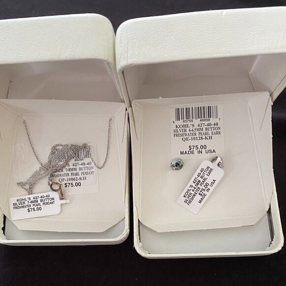 Freshwater Pearls  Necklace & Earrings.  Set in Sterling Silver. - Picture 3 of 5